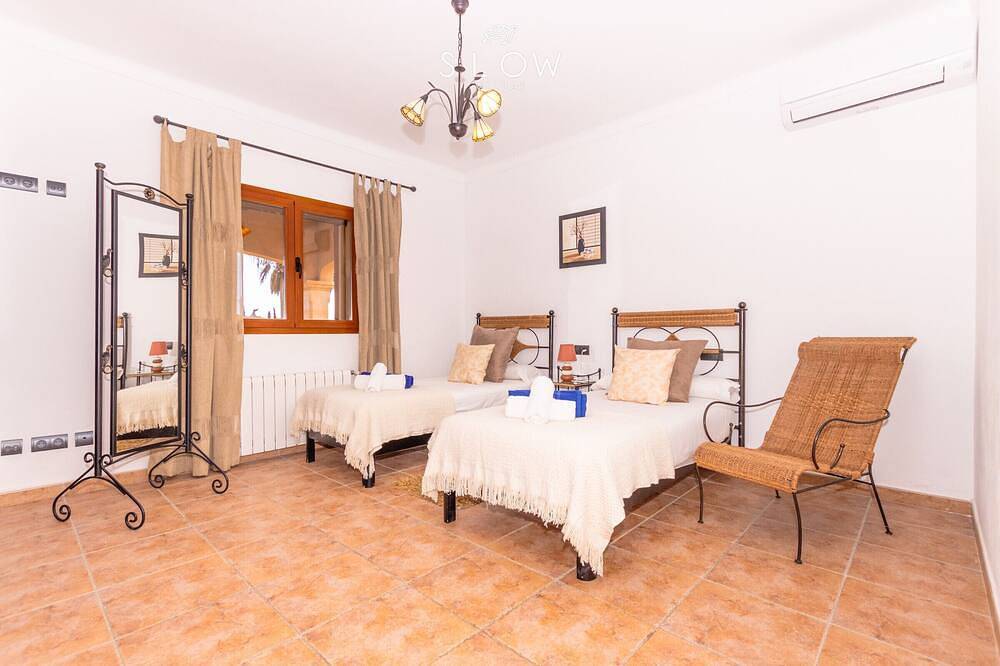 Villa Es Contes, country house with private pool and partial sea view in Calonge in Cala d'Or, Santanyí