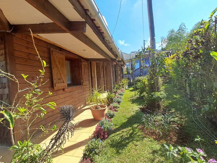 Gîte pour 9 personnes, avec jardin et jacuzzi ainsi que terrasse et piscine sur l' Île de la Réunion - 3