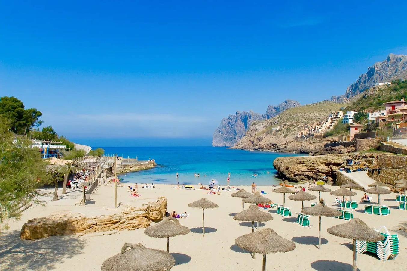 Holiday Home "Mar Clara" close to the Sea with Private Pool & Wi-Fi in Cala Sant Vicenc, Pollença