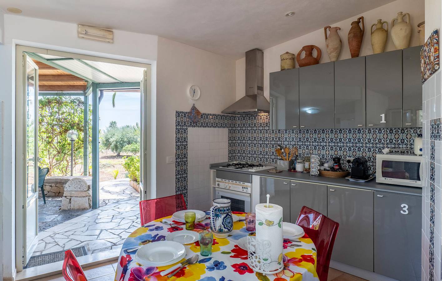 Apartment mit Meerblick, Pool und Klimaanlage, 1000m zum Strand in Scicli, Ragusa Provinz