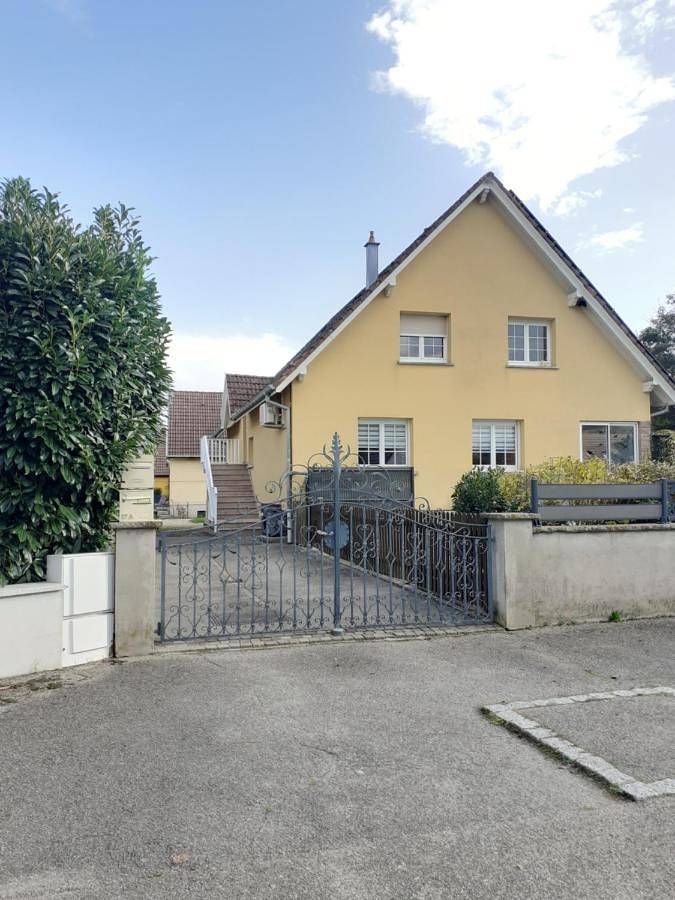 Gîte pour 5 personnes, avec jardin à Guewenheim