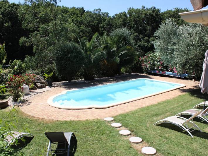 Location de vacances pour 5 personnes, avec jardin et piscine à Saint-Victor-des-Oules