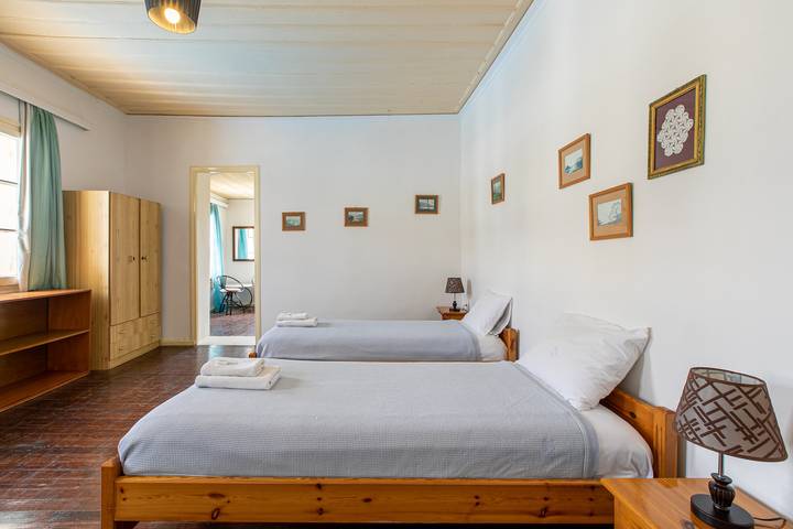 Gîte pour 8 personnes, avec vue ainsi que jardin et vue sur l’océan dans Stalos - 3