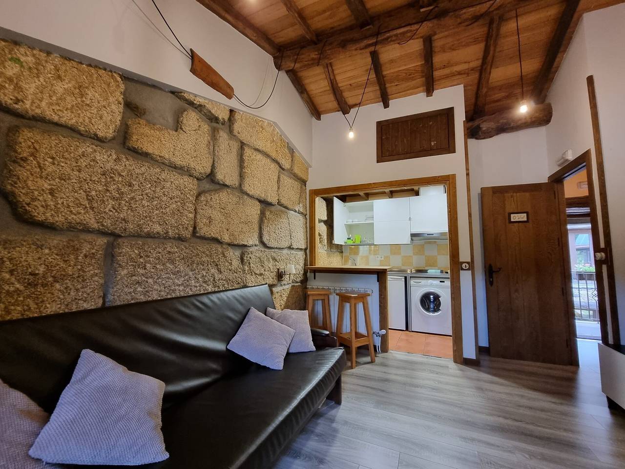 Casa rural 'Aldea Rural A Cortiña Apartamento 2' con vistas a la montaña, piscina compartida y Wi-Fi in Castrelo del Valle, Provincia de Orense