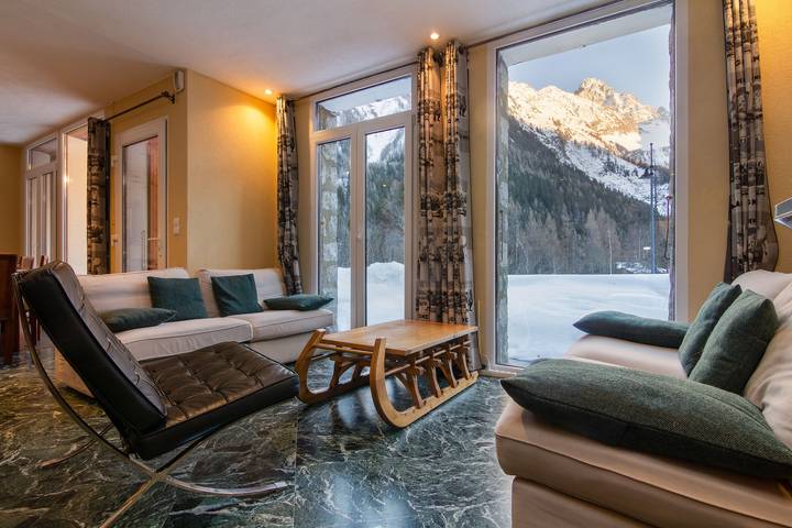 Chalet pour 8 personnes, avec balcon, adapté aux familles à Chamonix-Mont-Blanc