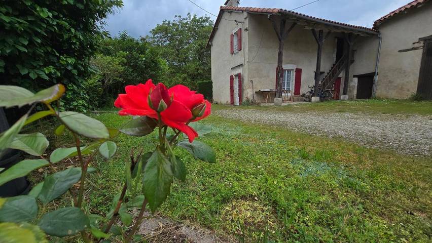 Location de vacances pour 6 personnes, avec Terrasse et Vue à La Jemaye