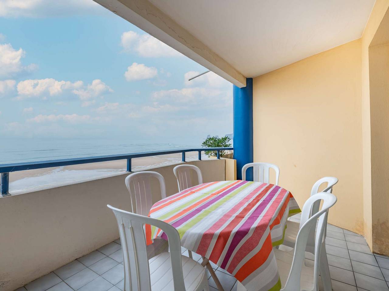 Apartamento entero, Apartamento Rústico Frente al Mar en Hendaya con Balcón in Hendaya, Region de Bayona