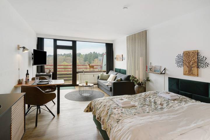Ferienwohnung für 3 Personen, mit Balkon und Seeblick