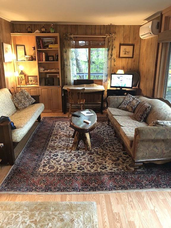 Love Sunsets? Glory in a natural, cozy, rustic setting in Smith Mountain Lake