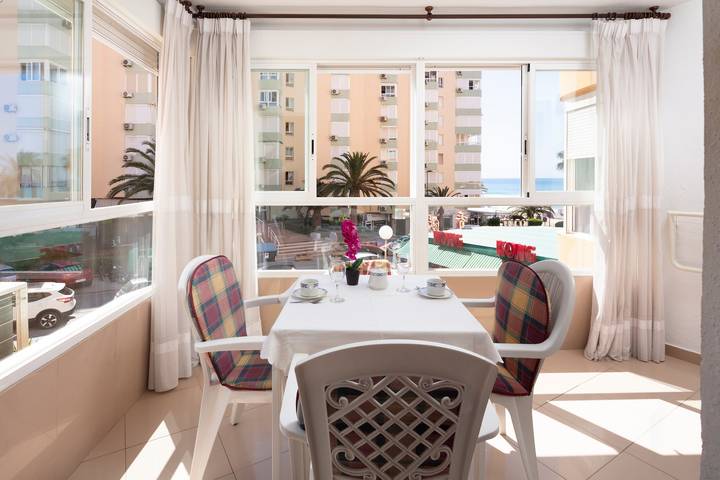 Estudio entero, Estudio 'Estudio Bloque 89' con vistas al mar, Wi-Fi y aire acondicionado in Torrox Costa, Torrox