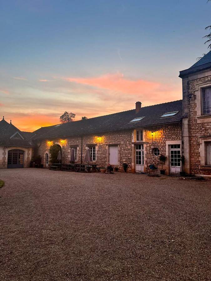 Gîte pour 10 personnes, avec vue et jardin ainsi que piscine et terrasse, animaux acceptés à Marthon - 2