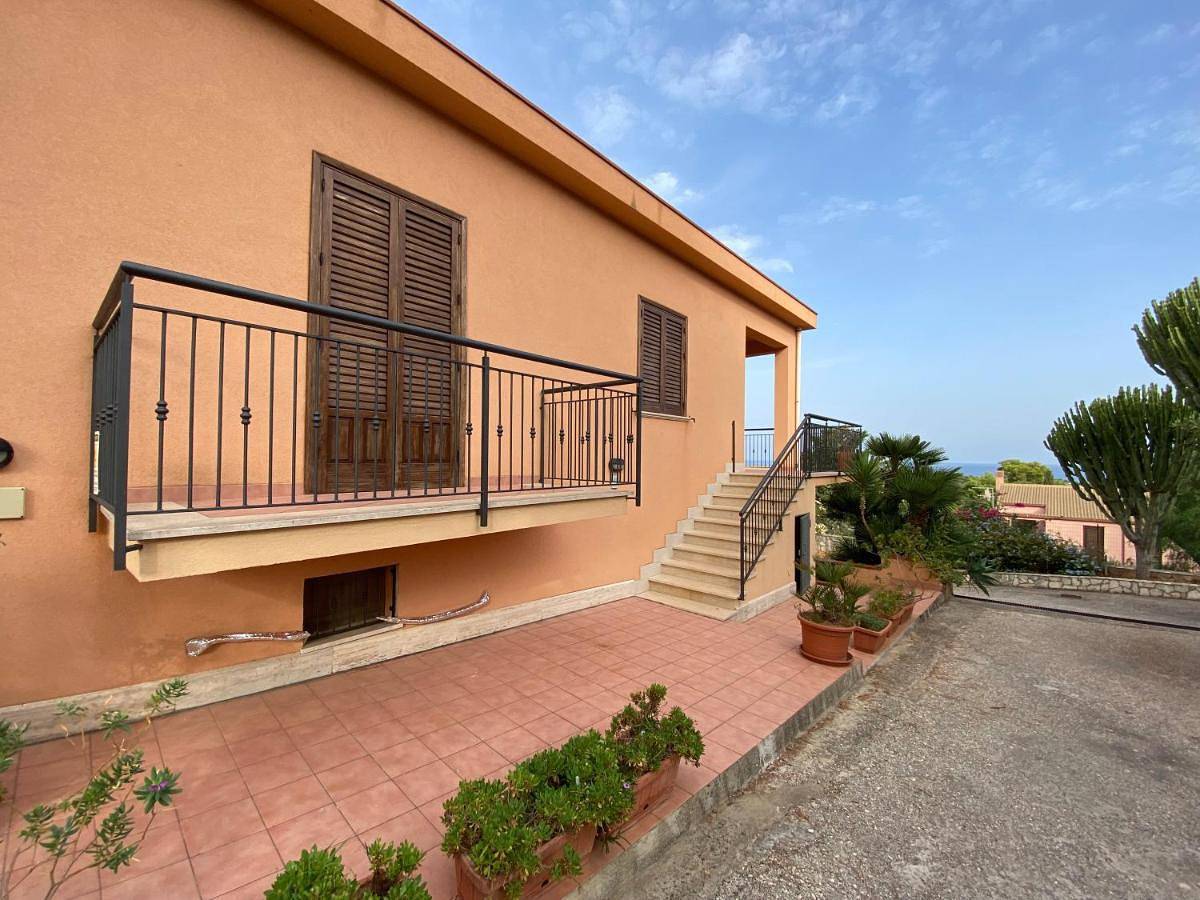 Three-Bedroom Villa in Custonaci, Provincia di Trapani