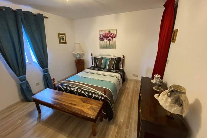 Location de vacances pour 8 personnes, avec sauna ainsi que jardin et jacuzzi, animaux acceptés à Taradeau - 4