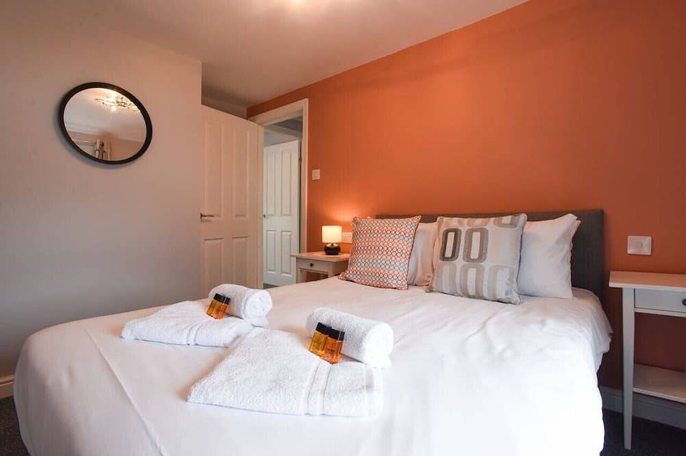 Parkside Haven | 2Br w/Off-Road Parking in Gosport, Hampshire