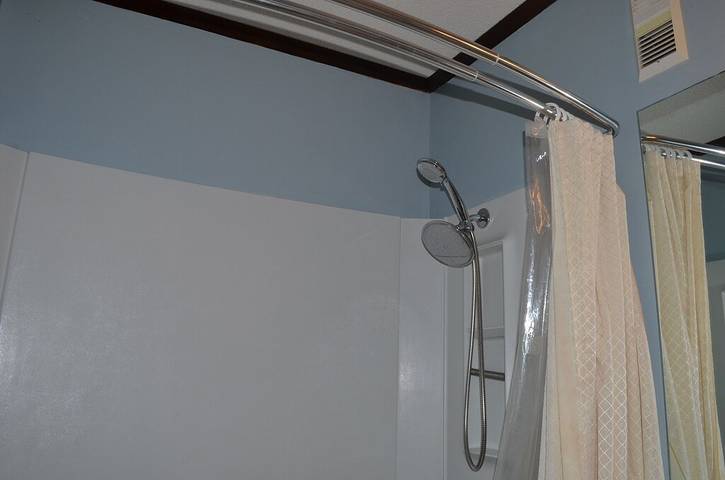 Vacation rental for 6 people, with balcony and hot tub in Snowshoe