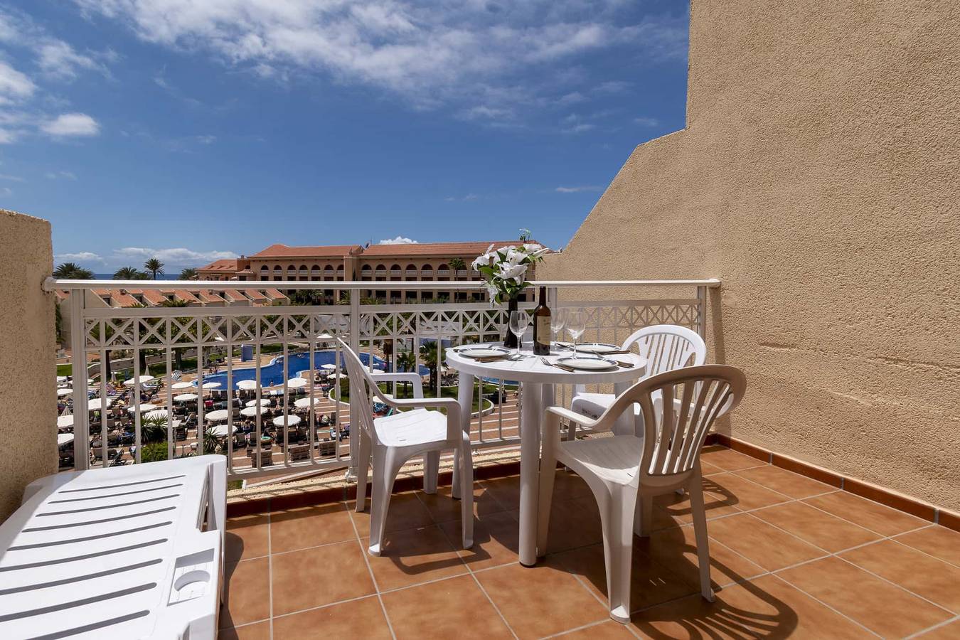 Ganze Wohnung, Ferienwohnung für 4 Personen mit Balkon/Terrasse in Playa de las Américas, Arona