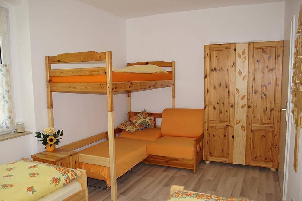 Ganze Wohnung, Ferienwohnung Kermärchen - Sonnige Ferienwohnung (60qm) mit Garten in Gelenau (Erzgebirge), Erzgebirge