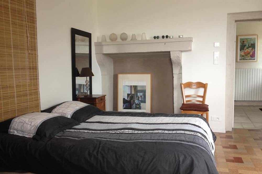 Superb house with vines and view of the Grand Colombier in Saint-Martin-de-Bavel, Belley