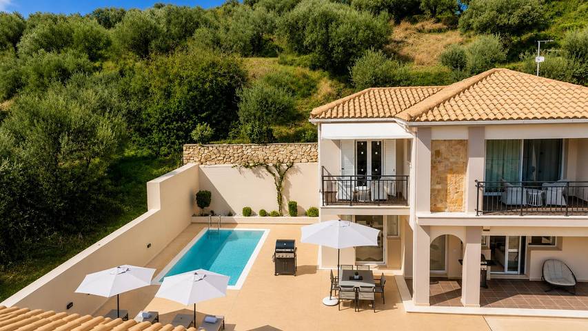 Villa para 4 pessoas, com terraço e jardim em Planos