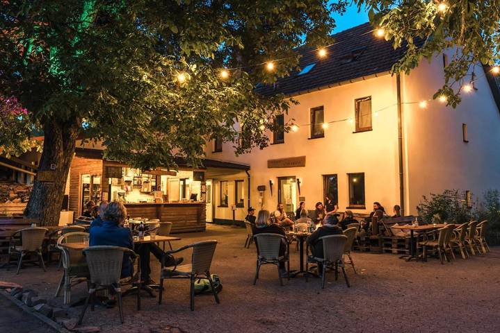 Camping für 6 Personen, mit Terrasse und Garten sowie Ausblick im Saarland