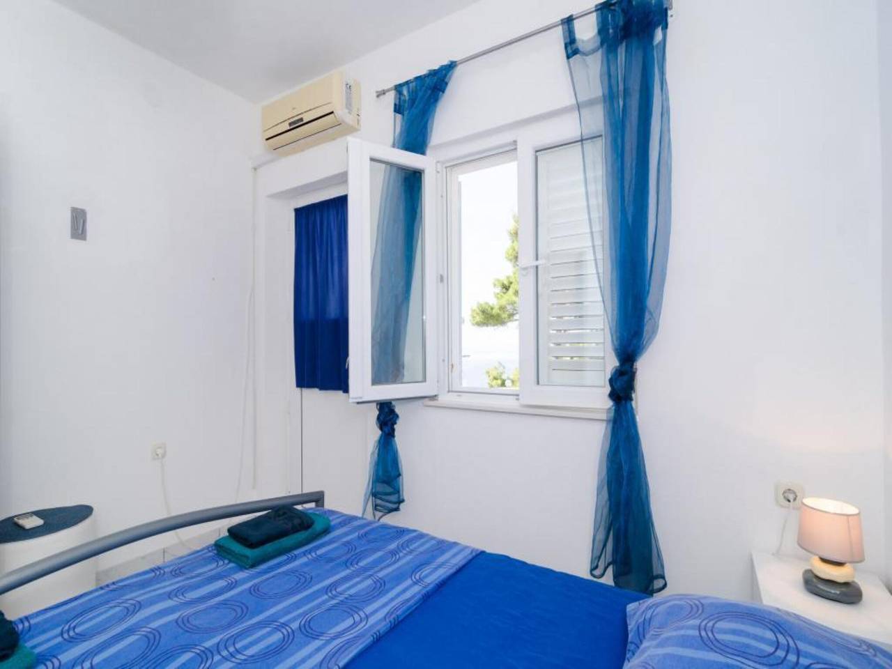 Cijeli apartman, Apartments Ammos - Studio Apartment with Shared Terrace and Sea View in Velika Saplunara, Saplunara
