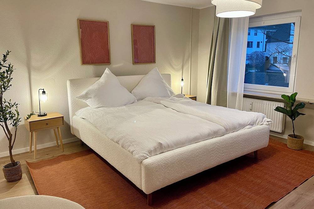 Ganze Wohnung, Westflügelwohnung zentral mit Parkplatz, Westflügel Apartment zentral mit Parkplatz in Bad Rothenfelde, Metropolregion Bremen-Oldenburg