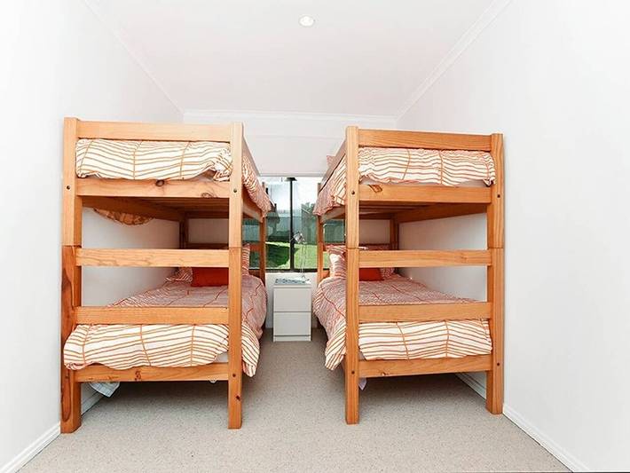 Holiday home for 6 people, with balcony in Port Elliot