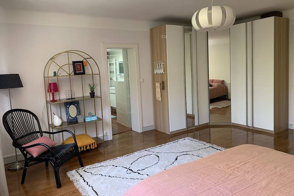 Chambre spacieuse au calme dans une belle propriété familiale in Froideconche, Haute-Saône