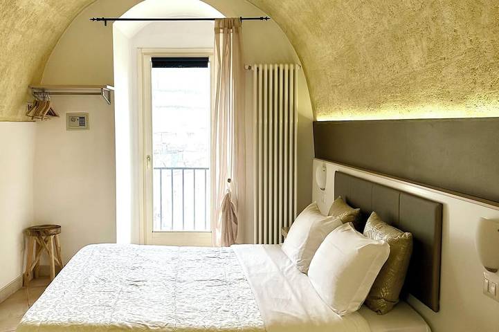 Il Sorriso dei Sassi Rooms. Belvedere Junior Suite Sassi view & jacuzzi. in Sassi di Matera, Matera
