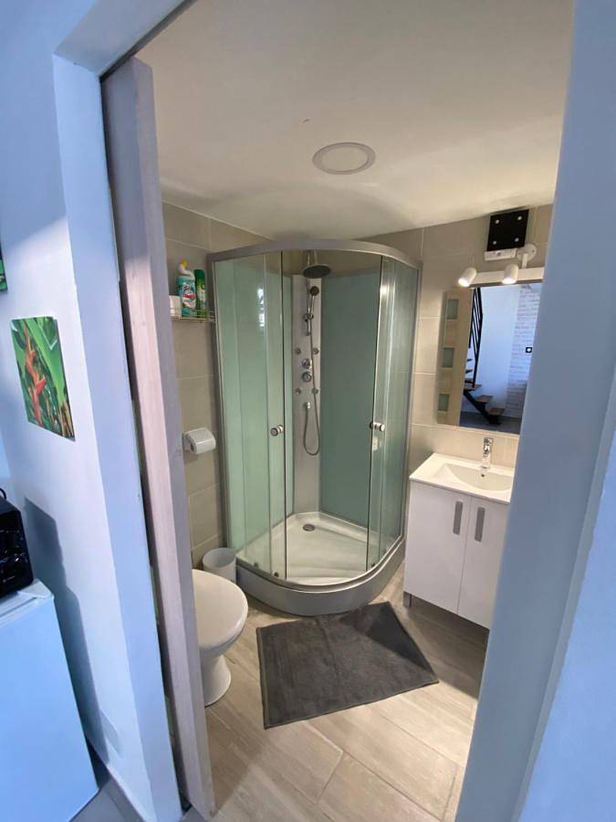 Location de vacances pour 3 personnes, avec piscine ainsi que vue et jardin à Entre-Deux - 3