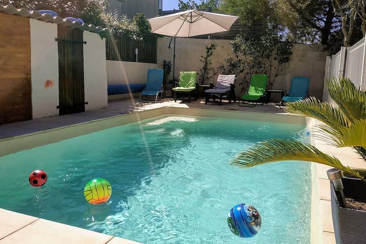 Location de vacances pour 8 personnes, avec jardin à Cournonsec