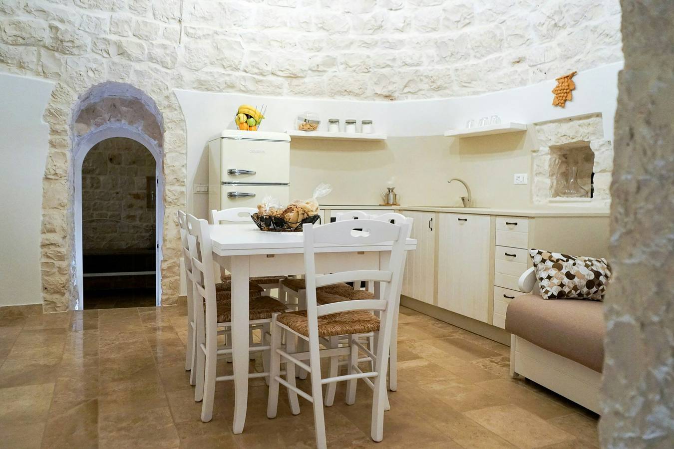 Trulli rehabilitados con piscina en el Valle de Itria in Castellana Grotte, Region de Bari
