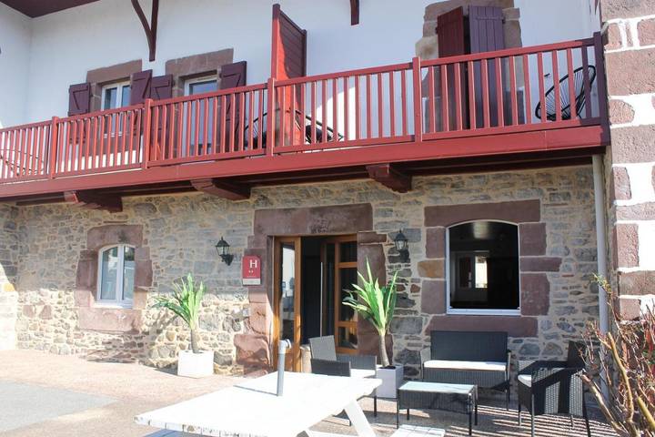 Hôtel pour 2 personnes, avec terrasse dans Lasse - 3