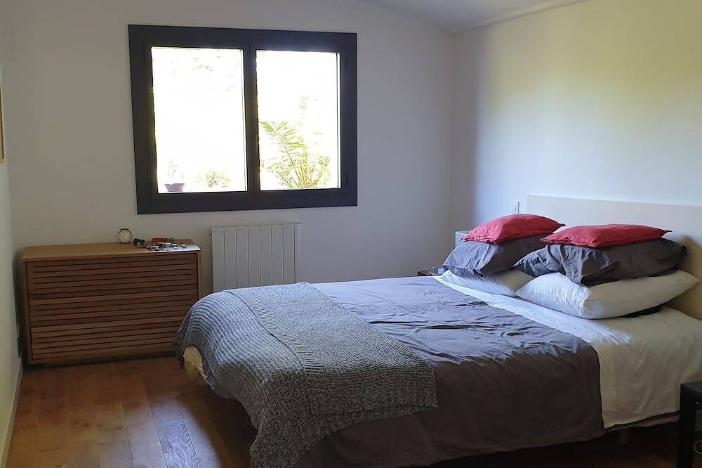Pleasant house on large plot with swimming pool in Le Porge, Parc naturel régional du Médoc