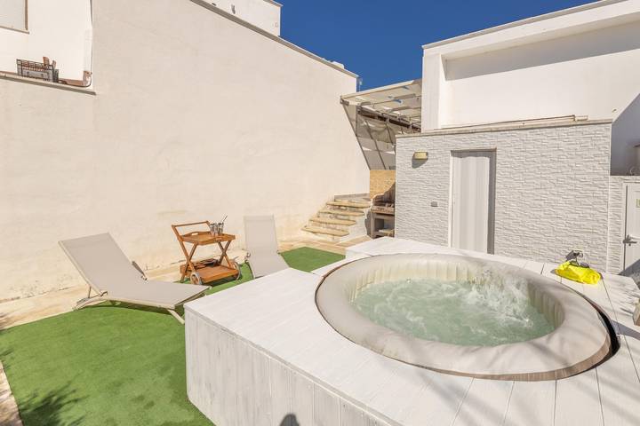 Villa für 6 Personen, mit Balkon/Terrasse und Whirlpool in Apulien - 3