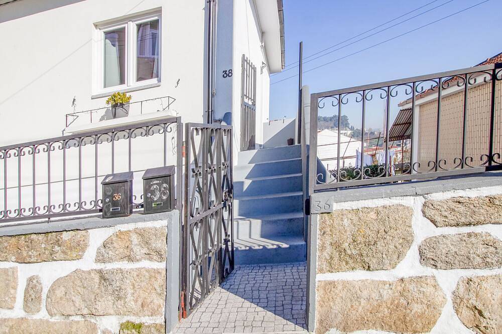 Casa de Gaia, uma vista para o Rio Douro in Oliveira do Douro, Distrito do Porto