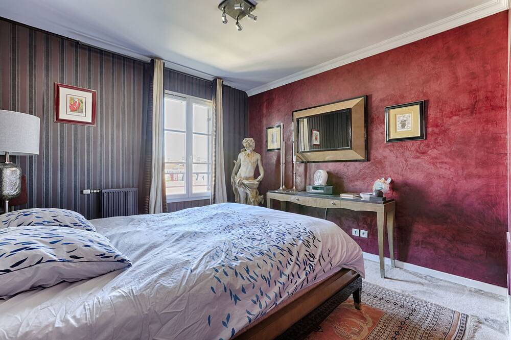Entire apartment, Stylish Duplex near Disneyland Paris with Parking for 2-8 Guests in Serris, Seine-et-Marne