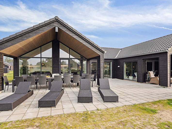 Ferienhaus für 18 Personen, mit Terrasse und Pool sowie Sauna auf Rømø - 4