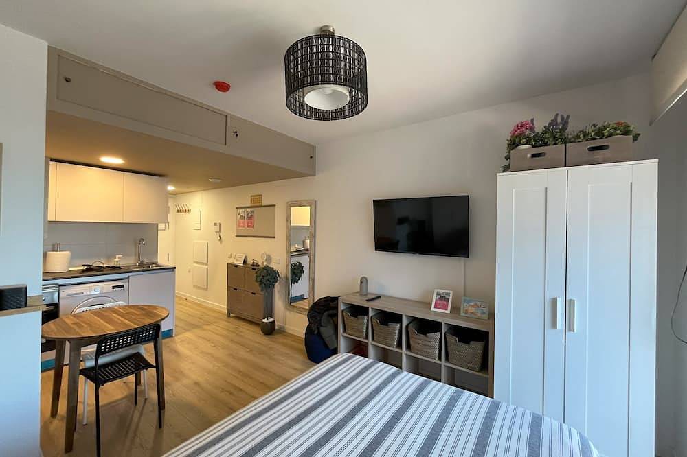 Entire apartment, Studio Home Madrid in San Sebastián de los Reyes, Madrid Province