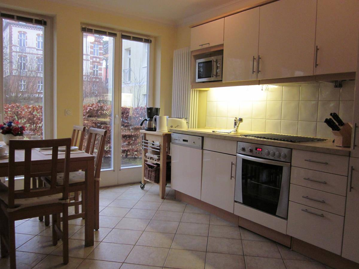 Ganze Ferienwohnung, Schöne Fewo direkt am Strand, mit Kamin, Terrasse, Aufzug in Drei Kaiserbäder, Heringsdorf