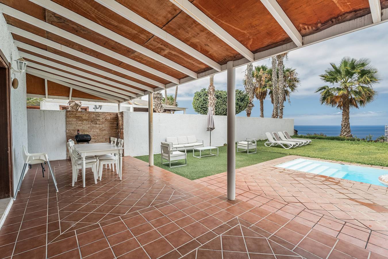 Villa 'Cassis' with Sea View, Private Pool and Wi-Fi in Adeje, South Tenerife
