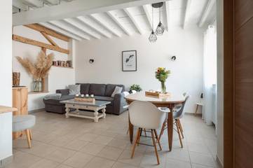 Gîte pour 10 personnes, avec vue et jardin, adapté aux familles à Dosches