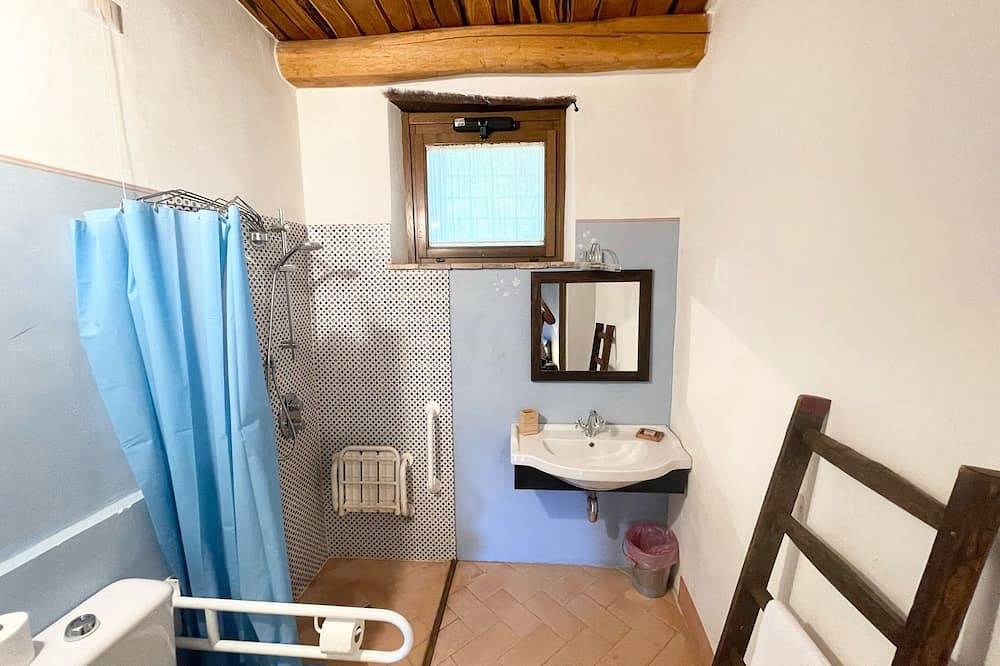 Spoleto Tranquilita. Slps 20. Wifi. Pool. Yoga Studio. Gardens. Fantastic Views. in Spoleto, Perugia Province