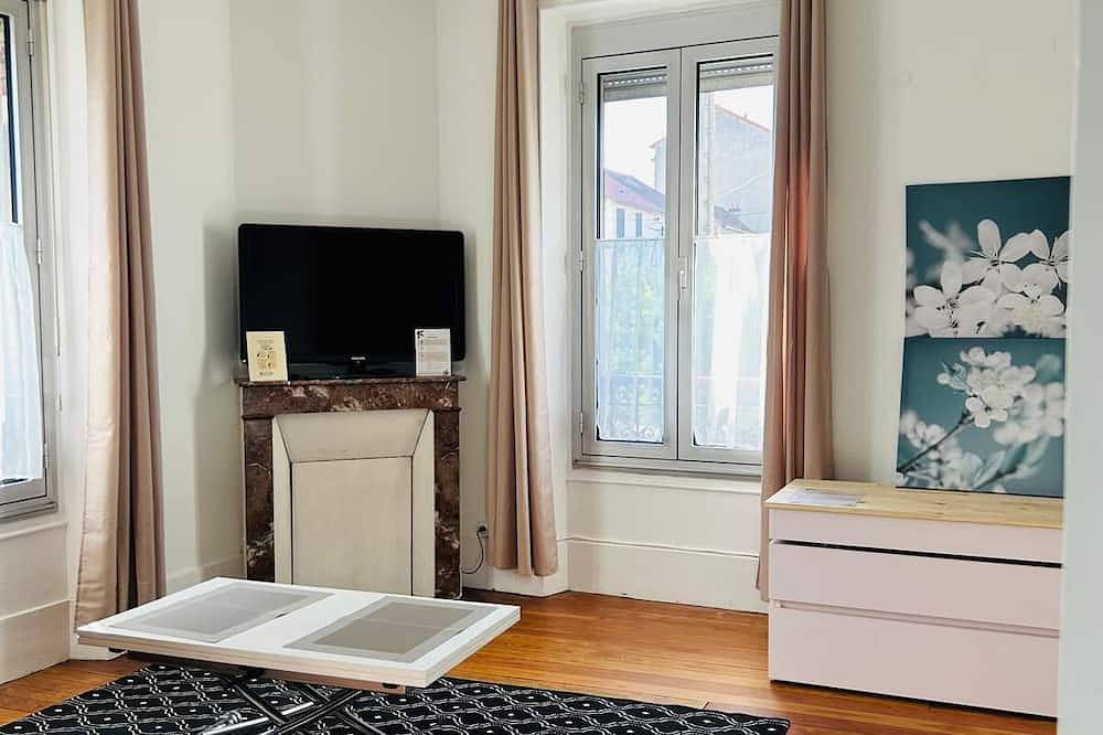 Appartement entier, L'Eden à 2 pas de Paris (Rer C et D) et d'Orly, dans un quartier Calme au Rdc in Viry-Châtillon, Essonne