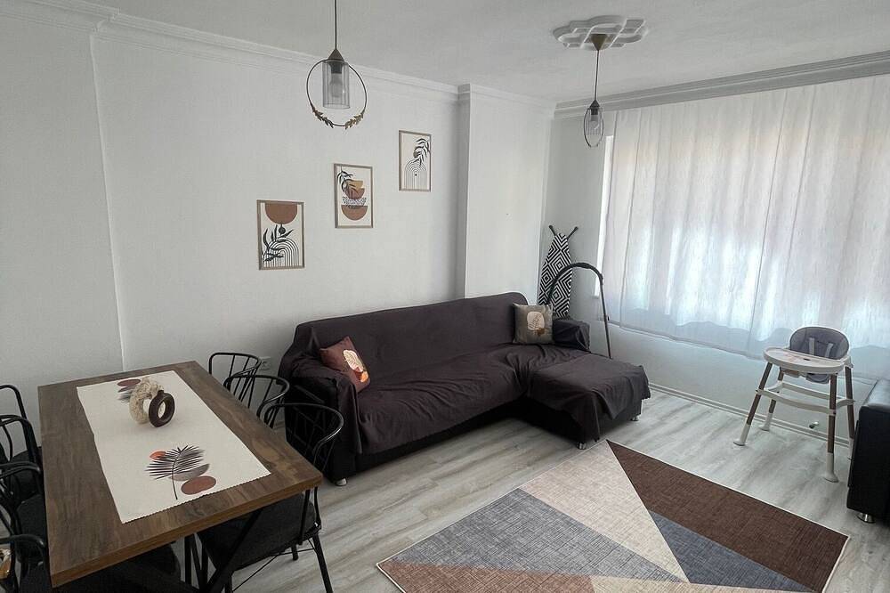 Entire apartment, Charming 2-bedroom apartment with Wifi, Ac in fabulous Antalya in Antalya, Antalya Province