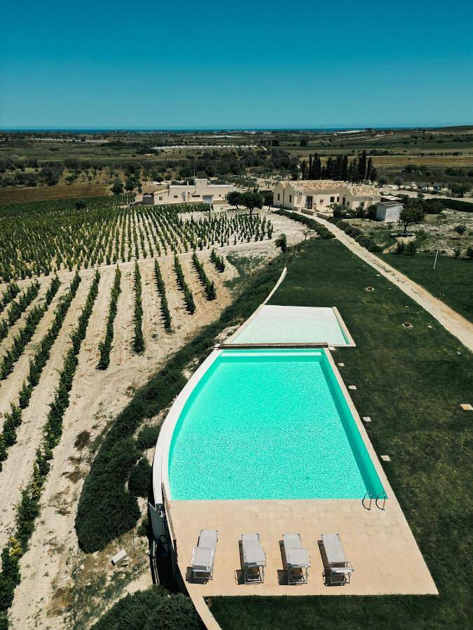 Resort per 3 persone, con Terrazza e Giardino nonché Piscina e Panorama in Siracusa e dintorni