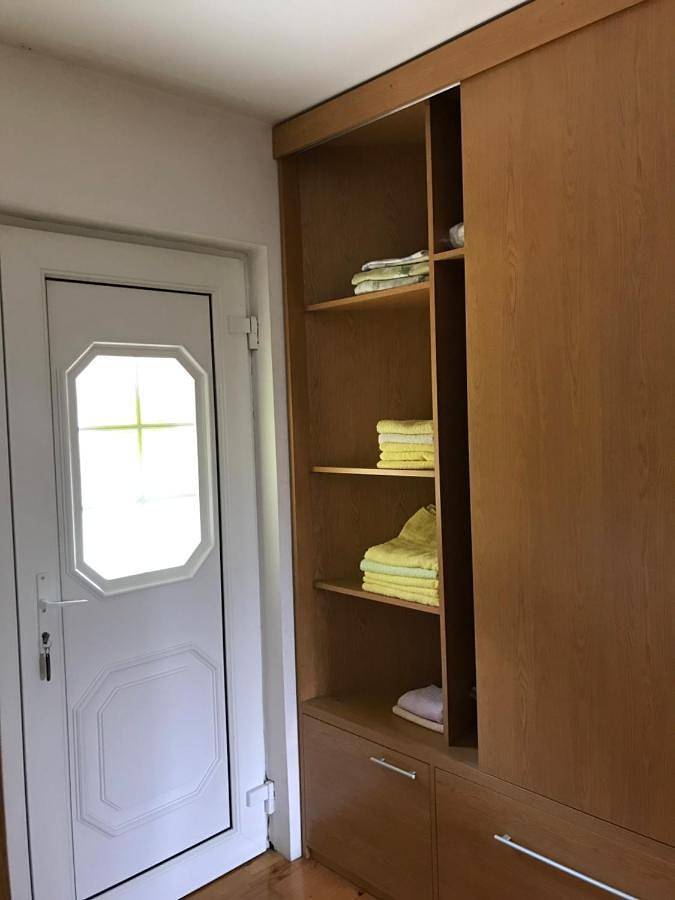 Gîte pour 6 personnes, avec jardin et vue, animaux acceptés à Kosjerić - 3