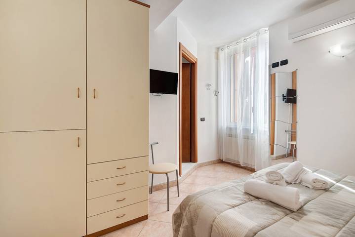 Camera 'Tulipano' con Wi-Fi e aria condizionata in Levanto, Comune di Levanto