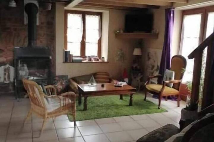 Fée Grenouille Vacation Rental: 2-Bedroom House in Mornay, Charolles und Umgebung