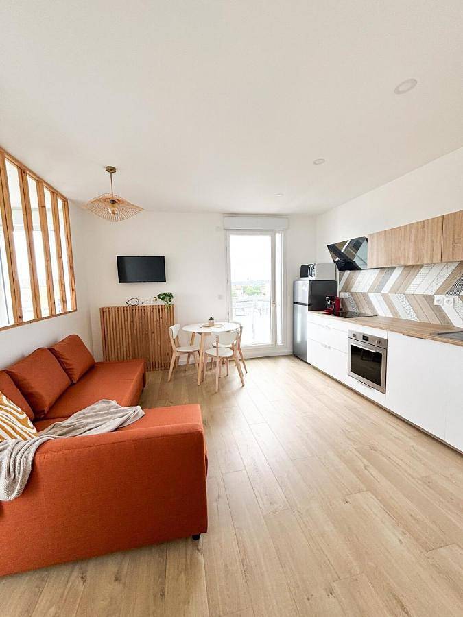 Location de vacances pour 4 personnes, avec terrasse et vue à Vaulx-en-Velin